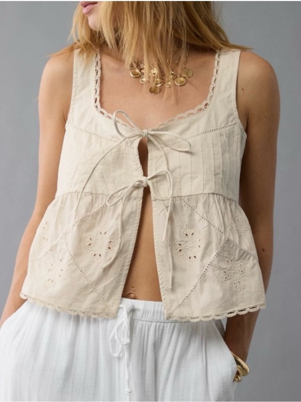 EUC American Eagle Cream Cotton Eyelet Lace Front Tie Boho Vest